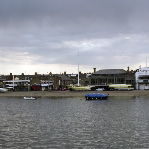 2016-04-13-Thames-Path_Hammersmith-and-Fullham_View-towards-Putney-Boat-Houses-Spring