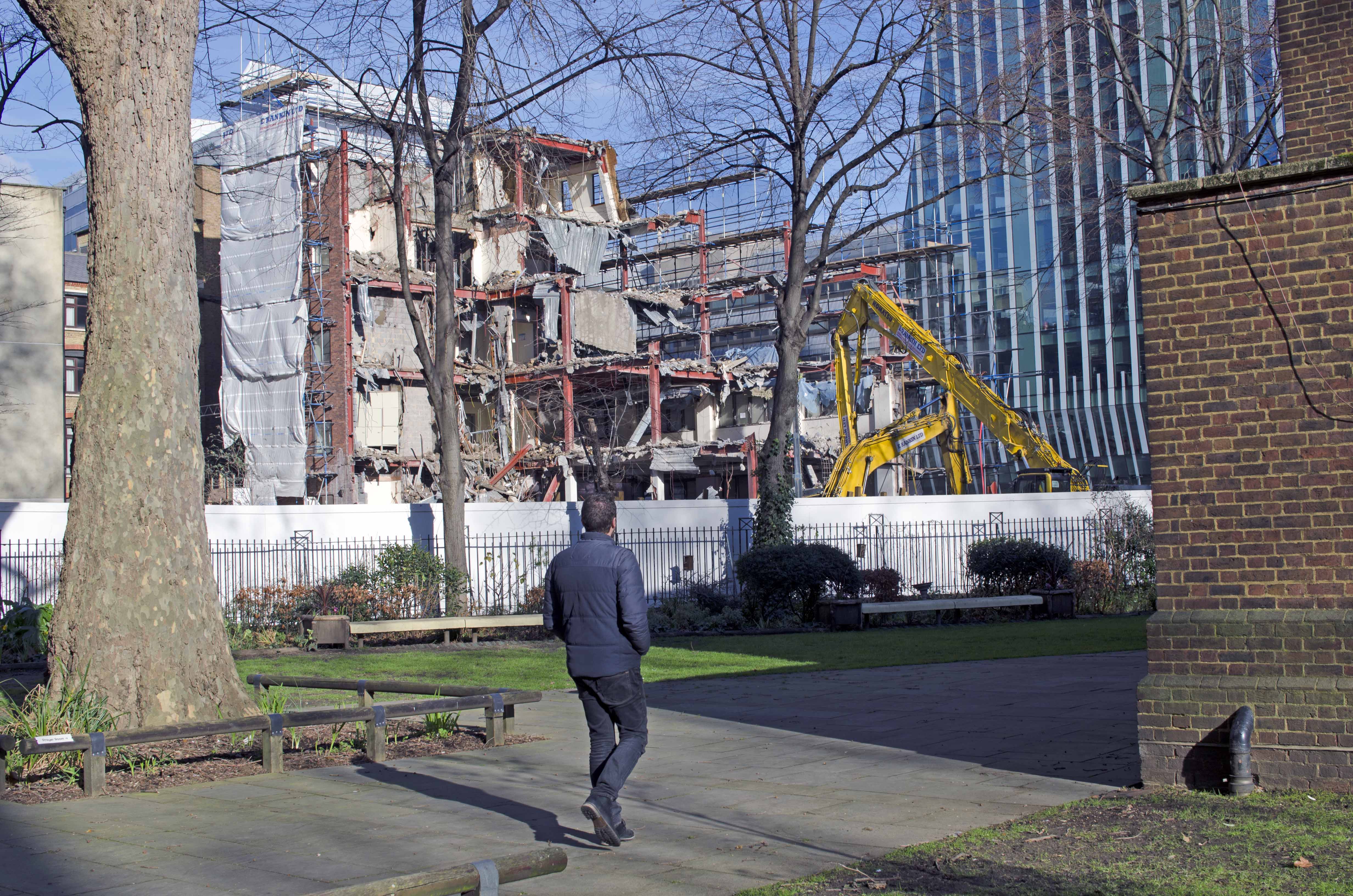 20160211_Christchurch-Southwark_Gardens_off-Rennie-Street