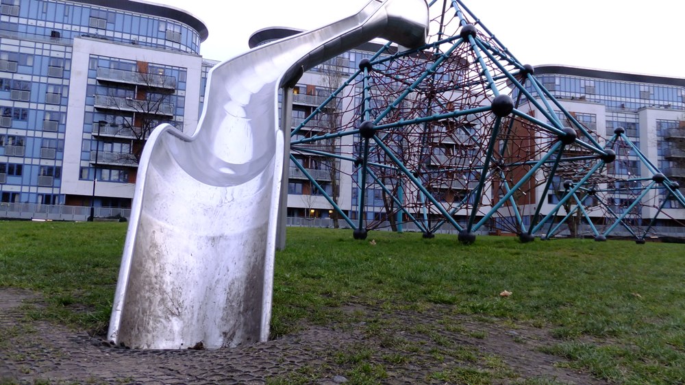 20160303_Tower-Hamlets_Meath-Gardens_Lifes-Slippery-Slide