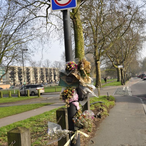 20160311_Hackney_Clapton-Common_Roadside-memorial-to-someone-killed-in-a-car-accident