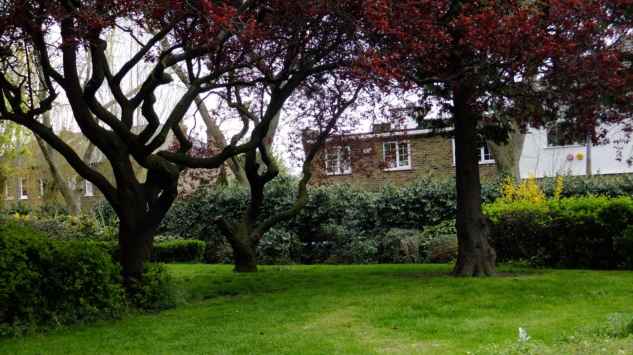 20160425_Haringey_Chapmans-Green_Over-the-Green