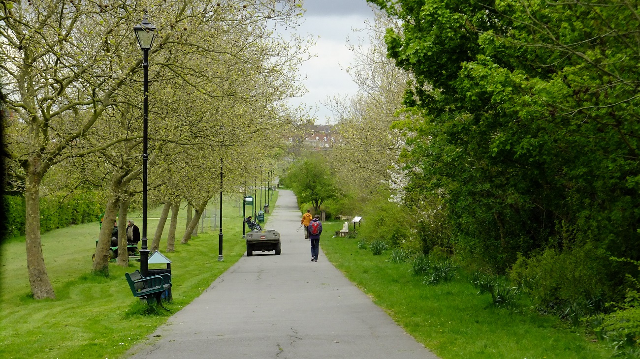 20160425_Haringey_Lordship-Recreation-Ground_Midway-at-Midday