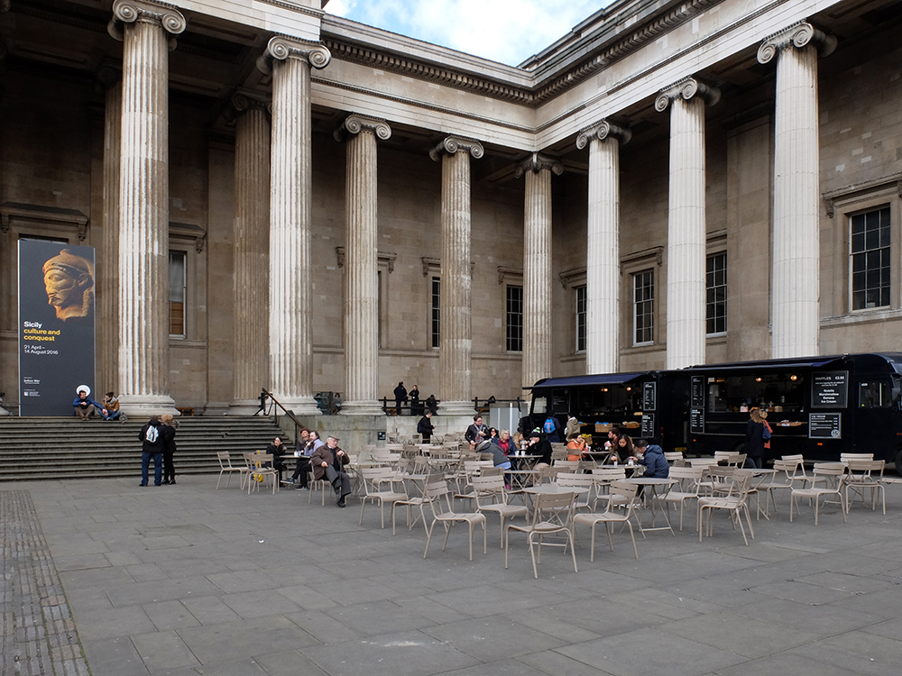 British-Museum-forecourt