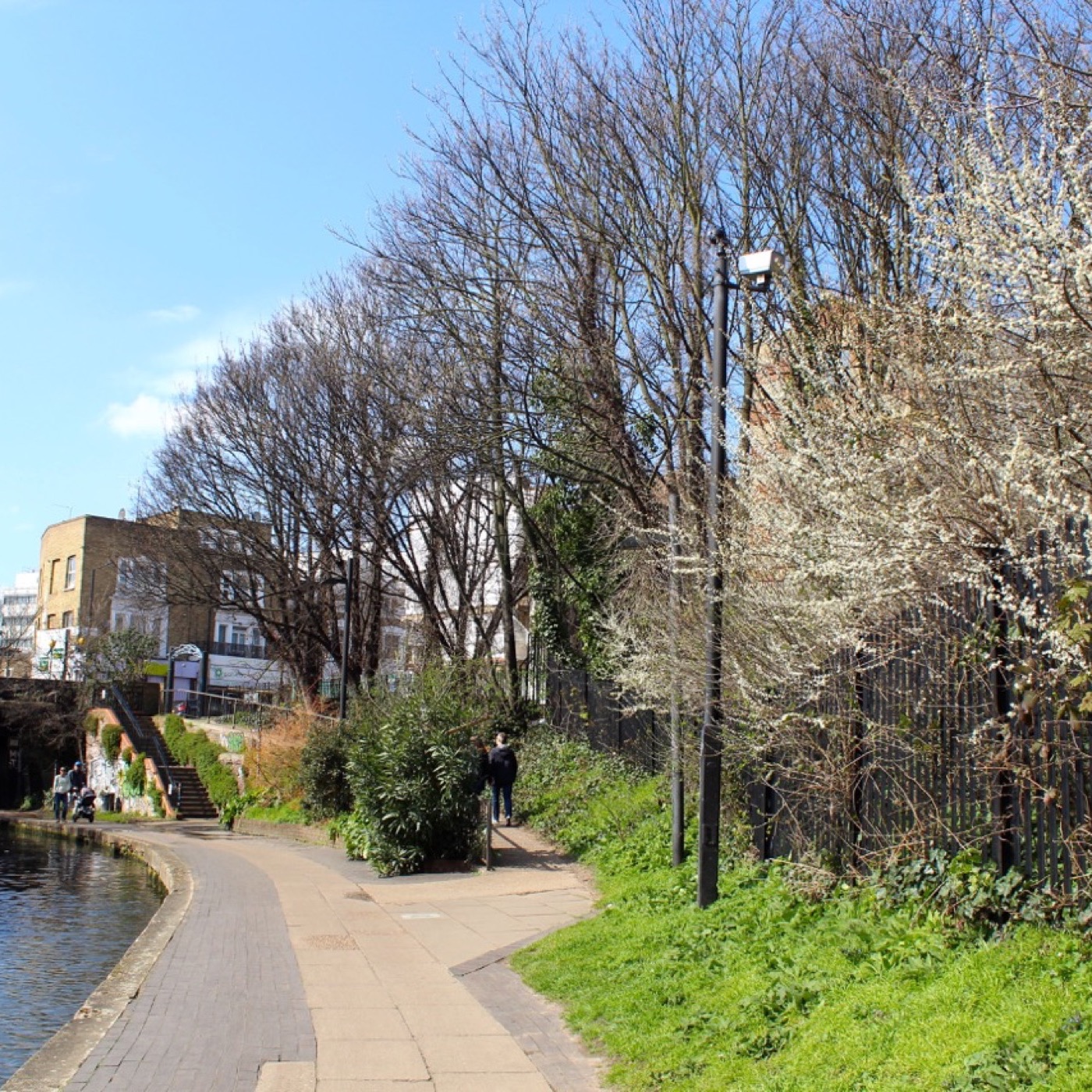 Tow-Path-Kings-X-Camden-Lock-09-1