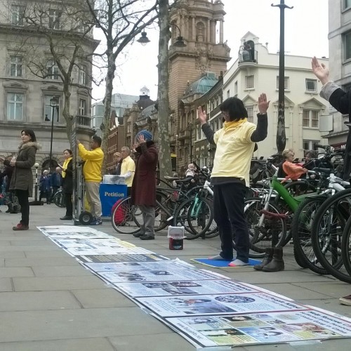 20160409_Westminster_Charing-Cross-Road_Falun-Gong-Protest