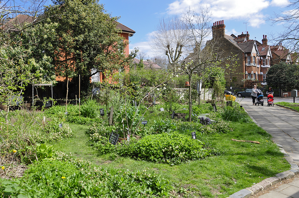 20160419_Haringey_Priory-Common-Orchard-Community-Garden_Open-to-everyone-to-forage