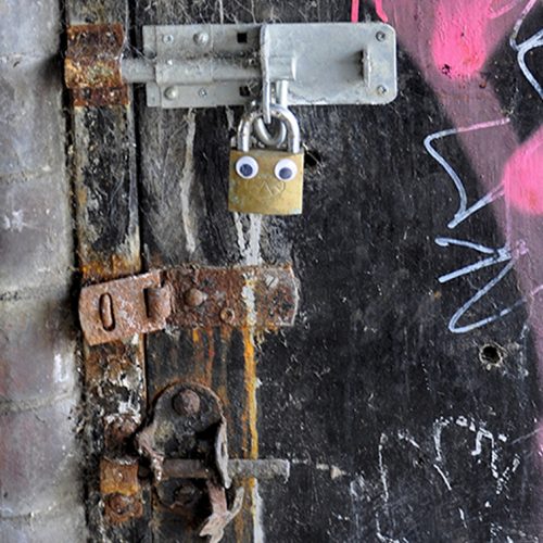 20160430_Westminster_-Little-Venice_Padlock-that-is-watching-you