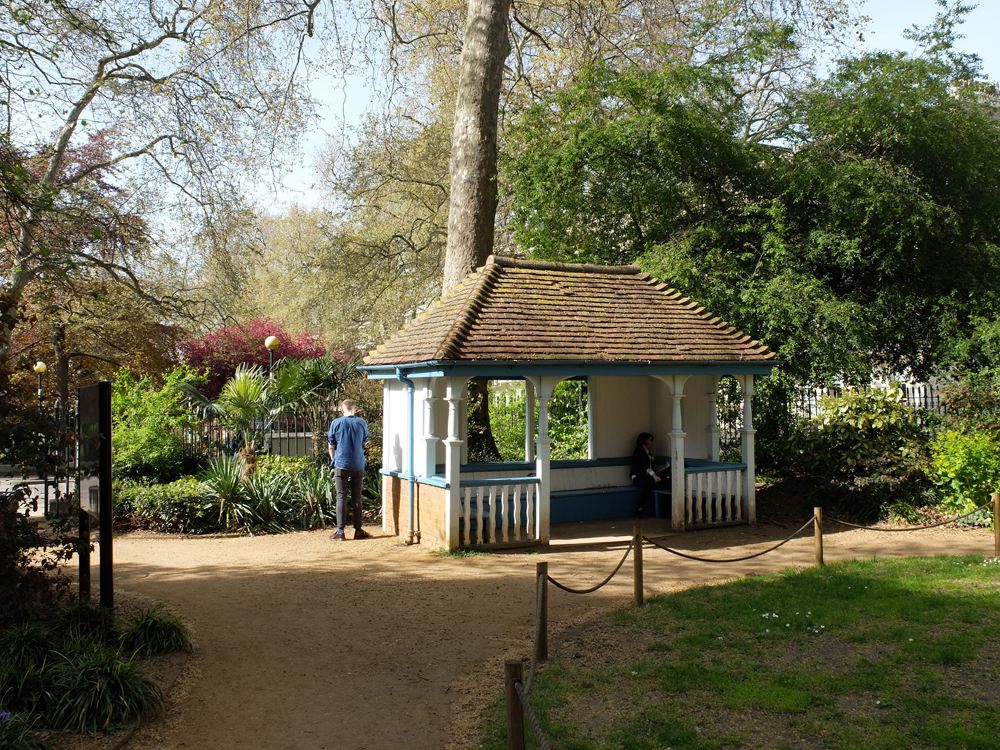 Woburn-Sq-Garden-shelter