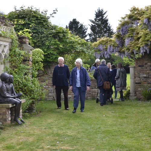 2016-05-22-Petersham-Open-Gardens_Montrose-House_Feature-Garden-with-Statues