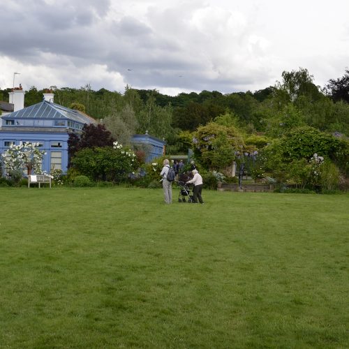 2016-05-22-Richmond_Petersham-Open-Gardens_Montrose-House_Some-lawn_Landscape