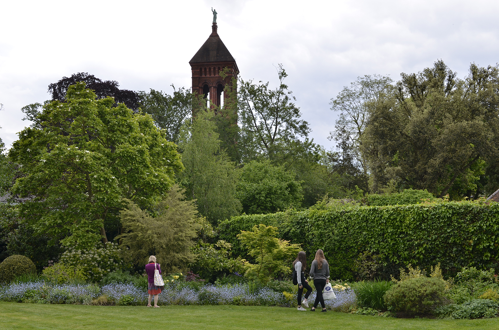 2016-05-22-Richmond_Petersham-Open-Gardens_Traditional-Home_Landscape