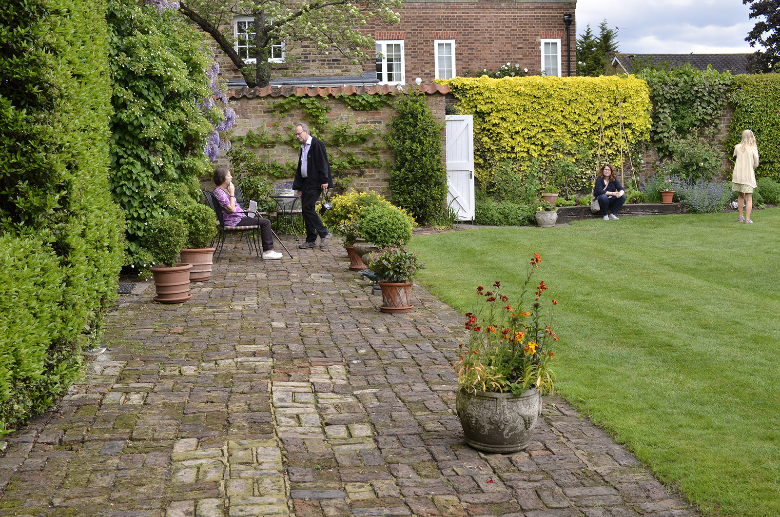 2016-05-22-Richmond_Petersham-Open-Gardens_Traditional-Home_Terrace