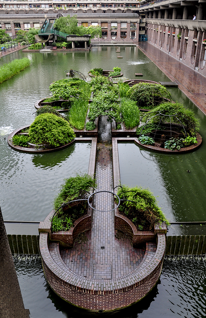 20160606_The-City-of-London_Barbican-Centre_Barbican-Lake-Garden