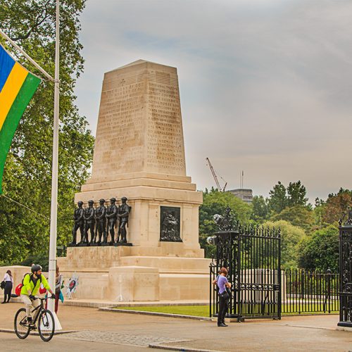 St James Park with Foot Guards memorial on Horse Guards