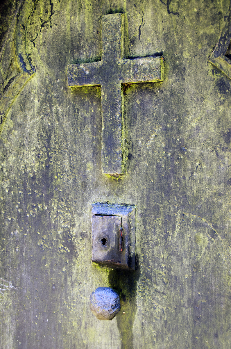 2016-07-06-Highgate-Summer-Architecture-Detail-West-Cemetary