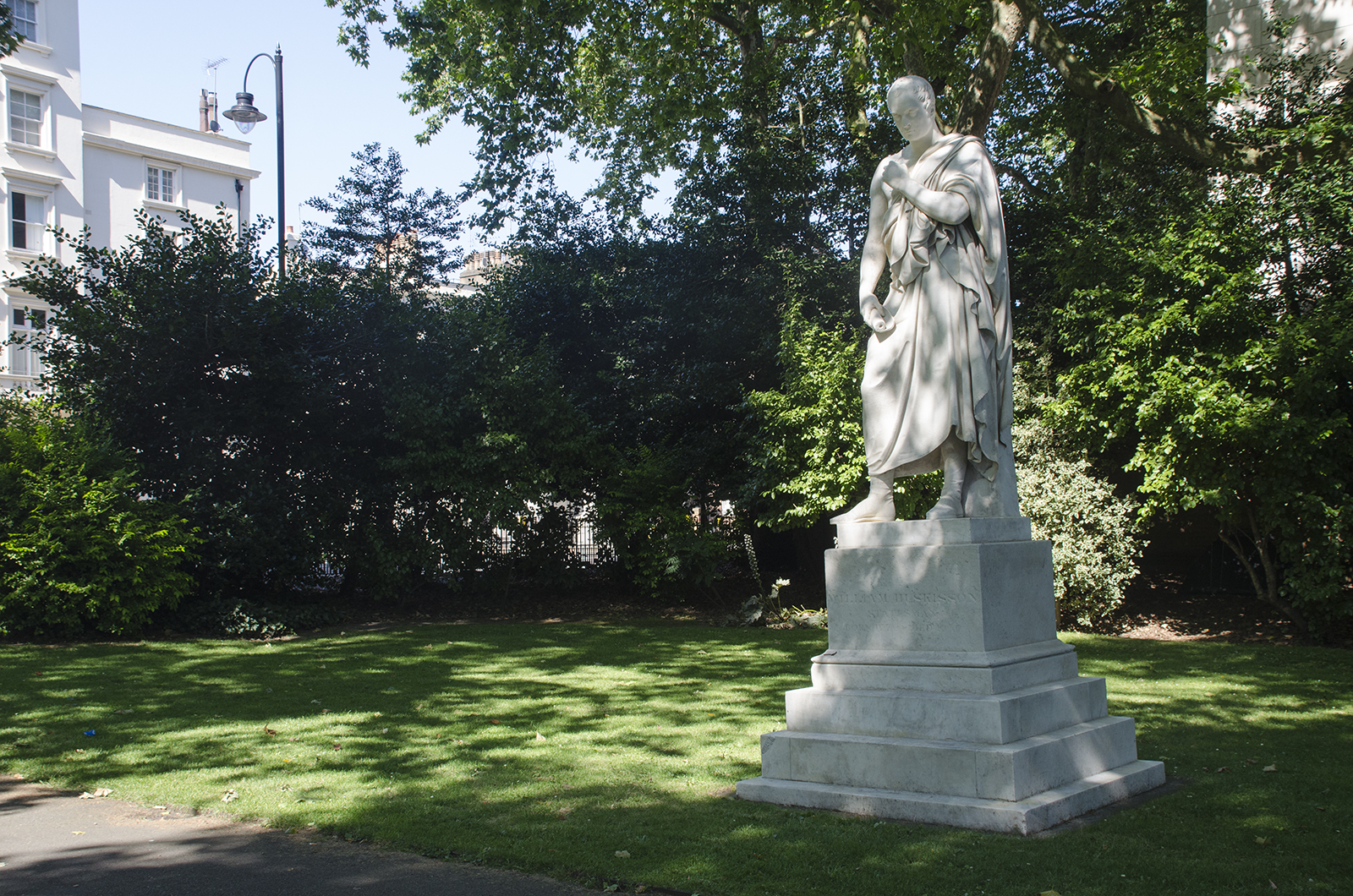 2016-07-19-Westminster_Pimlico-Gardens_Architecture_East-End