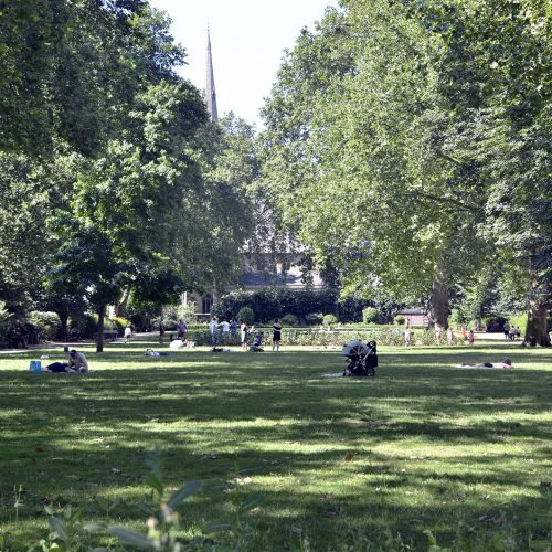 2016-07-19-Westminster_St-Georges-Square_People_Summer_Enjoying-the-Heatwave