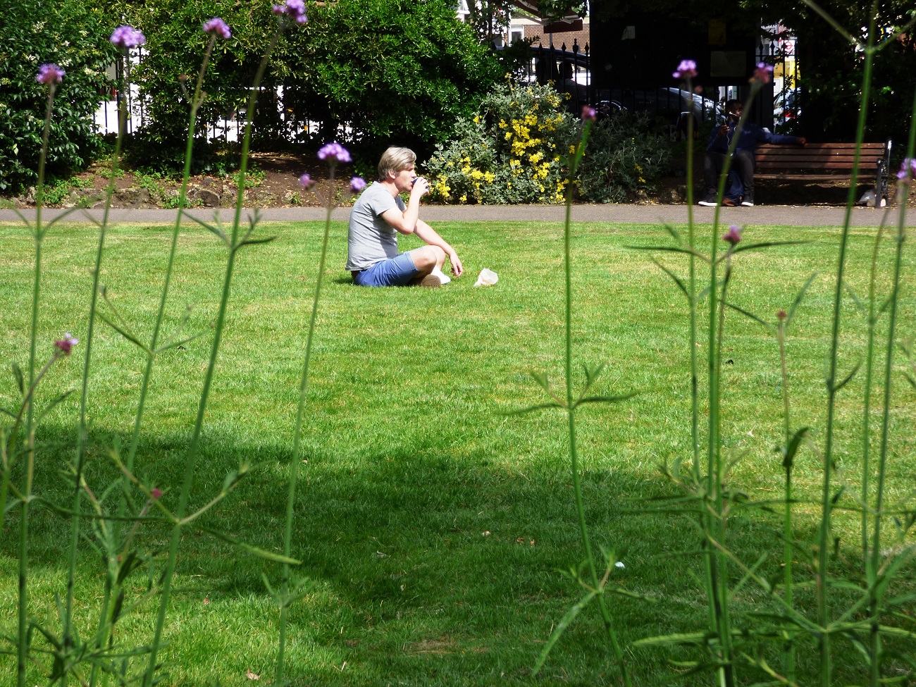 20160707_Hackney_Clapton-Square_A-Sip-of-Silence