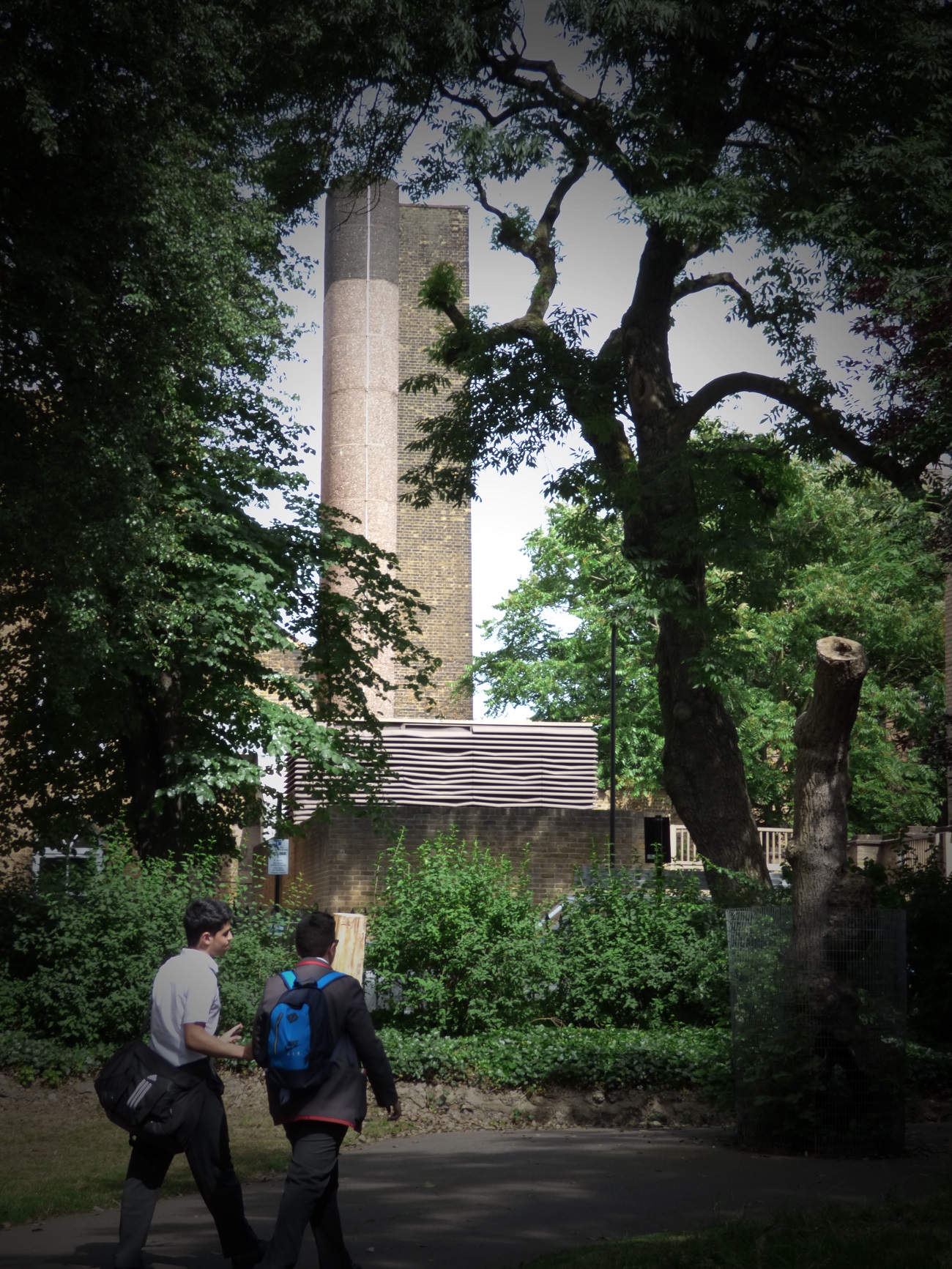 20160707_Hackney_Clapton-Square_Hackney-School-Boys