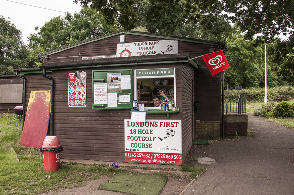 20160715_Barnet_Tudor-Park-_Place-where-to-blackmail-parents