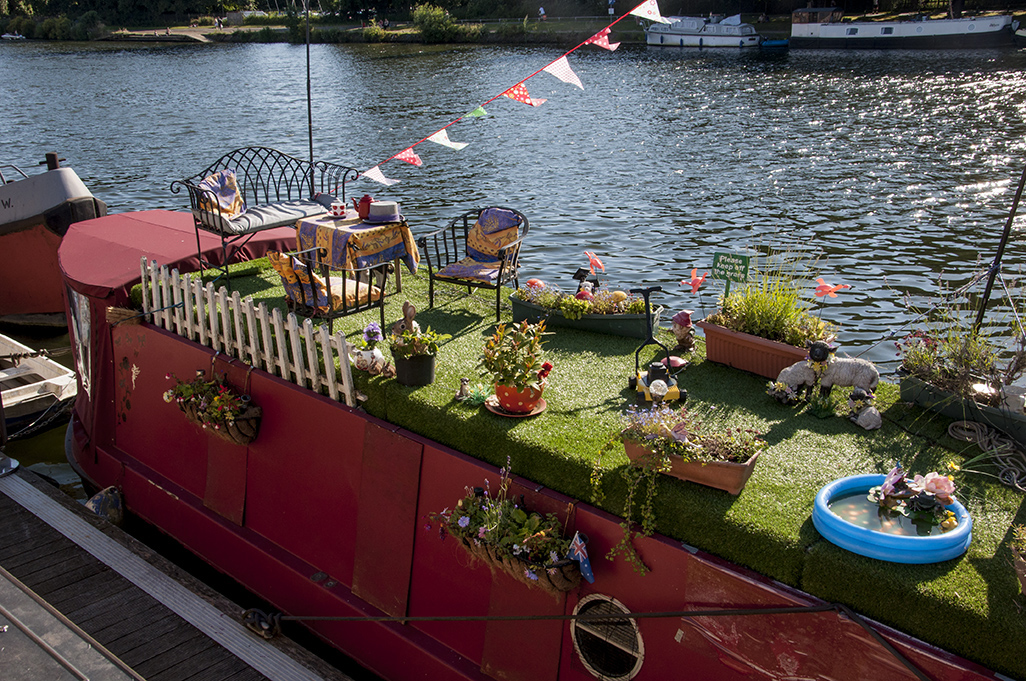 20160719_-Kingston-Upon-Thames_Eagle-Brewery-Wharf_Boat-garden