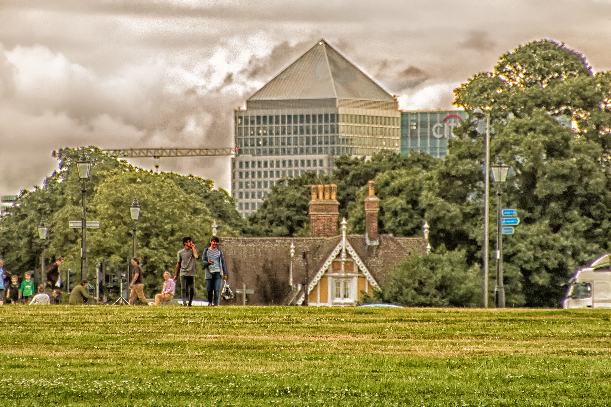 5513-Lewisham-Blackheath-Common-with-Canary-Wharf-just-visible