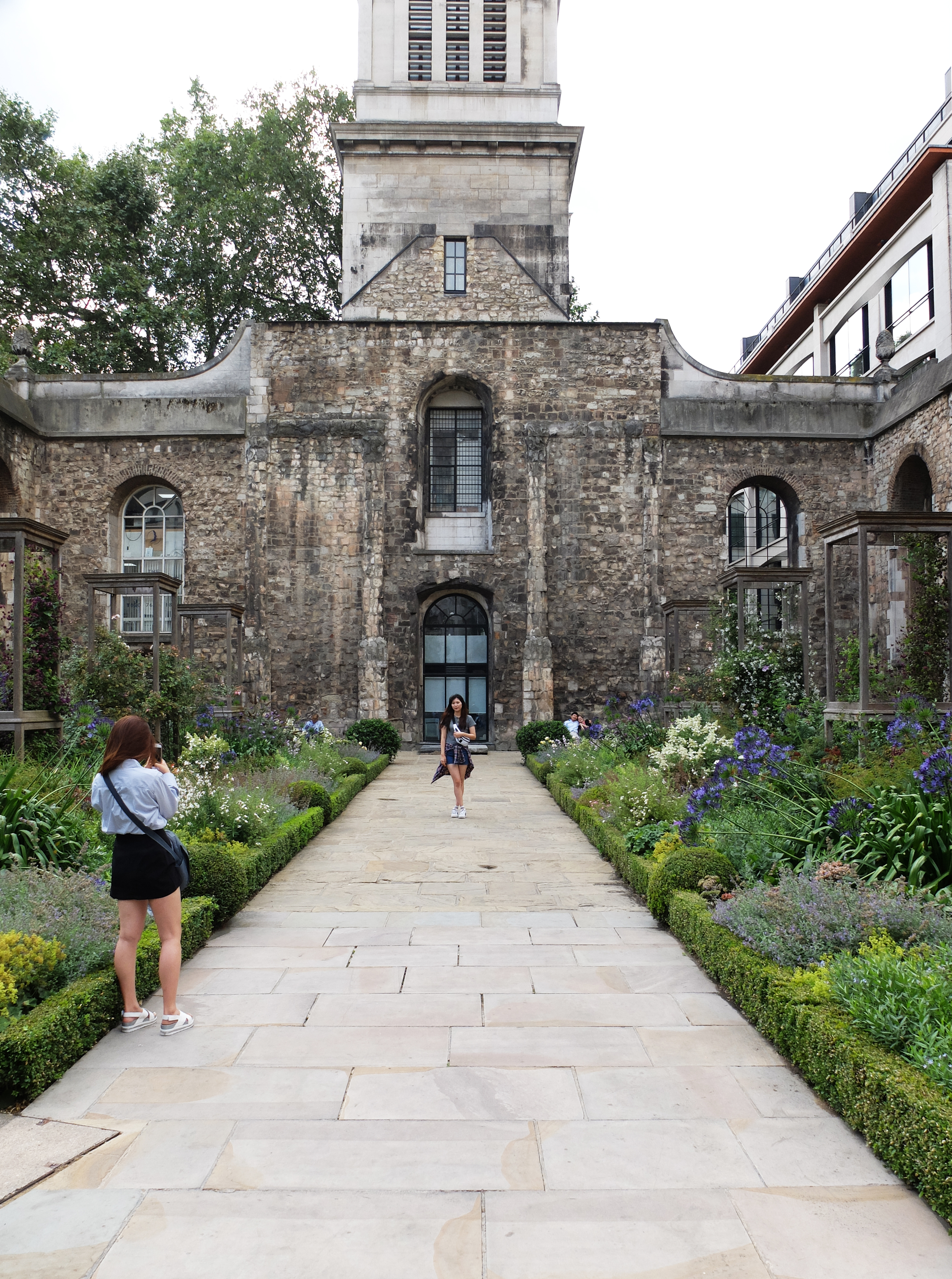 Christchurch-Greyfriars-Garden-architecture