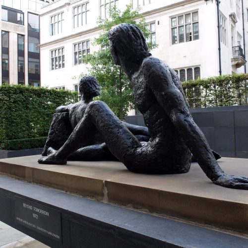 Guildhall-Garden-statue