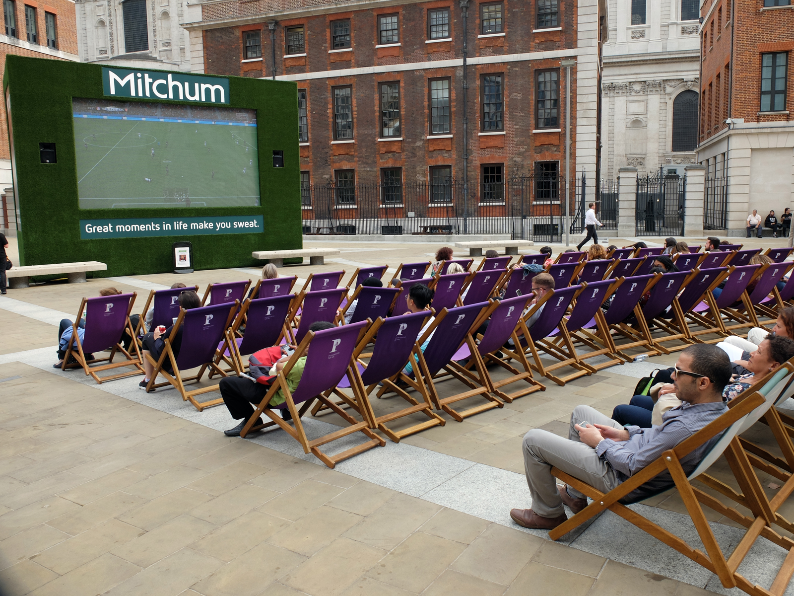 Paternoster-Square-people