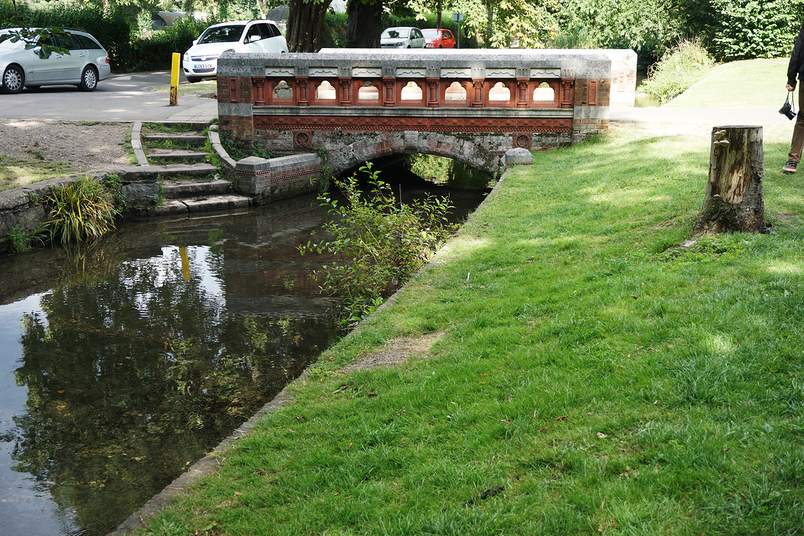 2016-08-10-Sutton_Beddigton-Park_Terracotta-Bridge_Summer