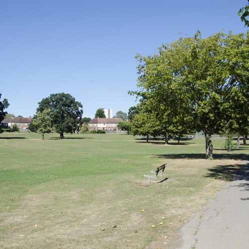 2016-08-26-Barnet_West-Hendon-Playing-Fields_Summer_Landscape_NE-Corner-of-the-Playing-Fields