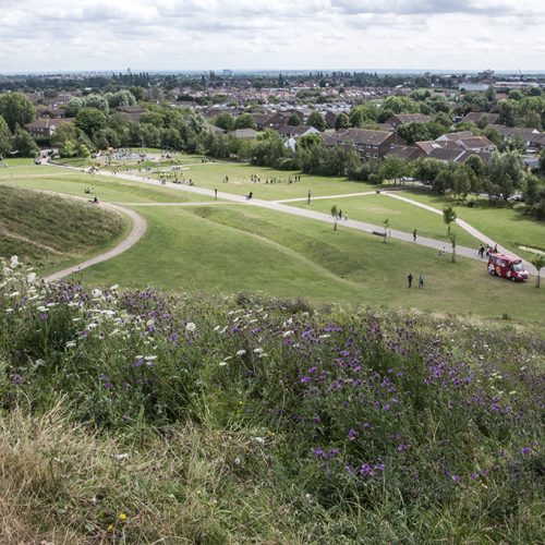 20160803_Ealing_Northala-Fields_View-of-the-west-from-the-highest-mound