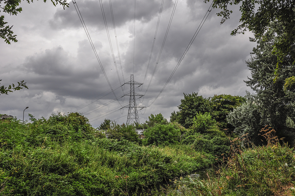 20160810_Merton_Bennetts-Hole-_Pylon-seen-from-Bennets-Hole