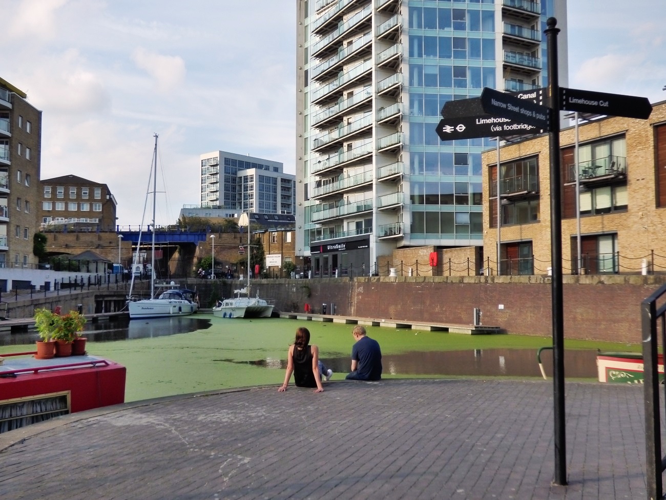 20160816_Tower-Hamlets_Limehouse-Basin_Perfect-place-for-a-date