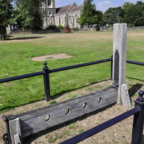 20160817_Havering_-The-Green_-Stocks-and-whipping-post