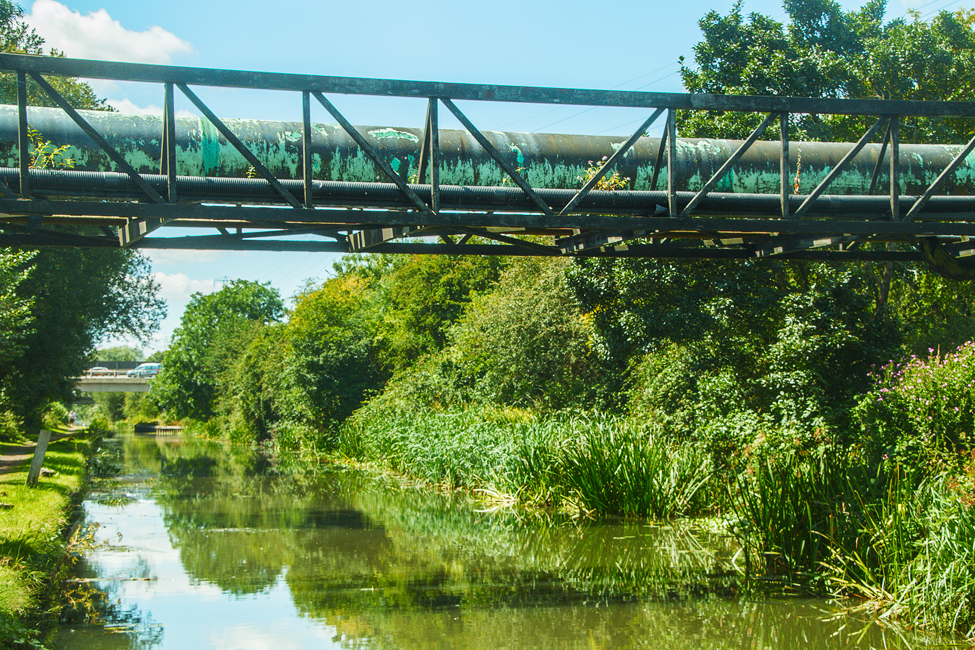 5802-Slough-Branch-view-of-M25-over-canal