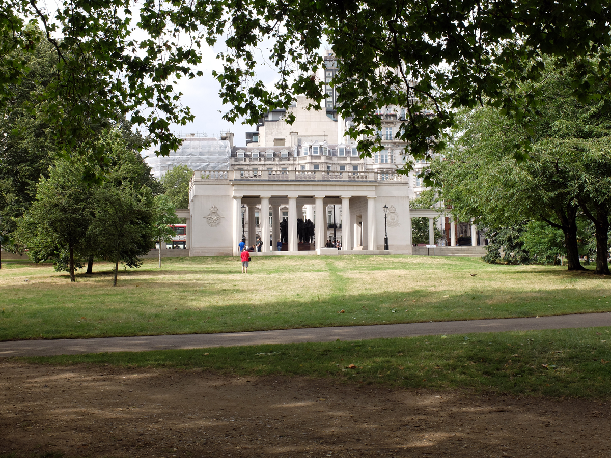 Bomber-Command-Memorial-Green-Park