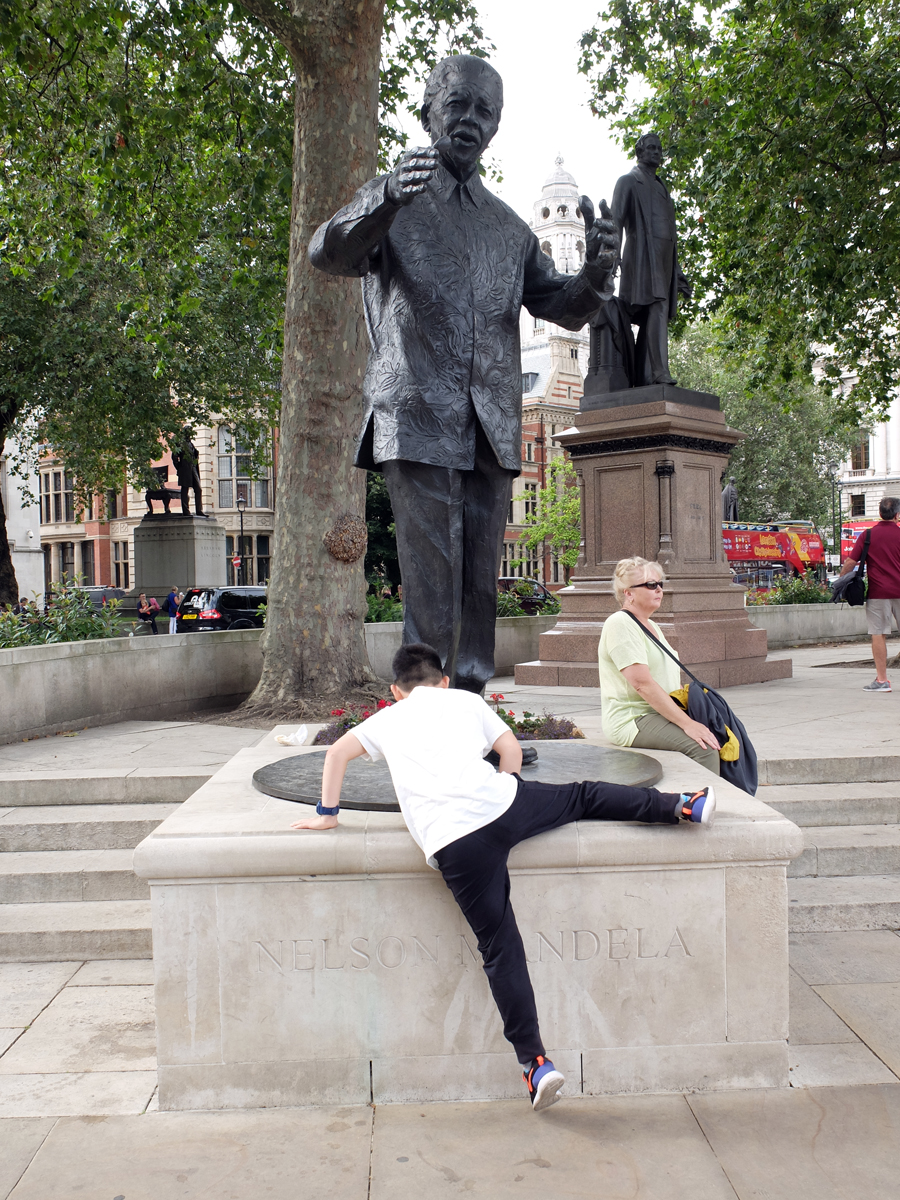 Mandela-statue-Parliament-Sq