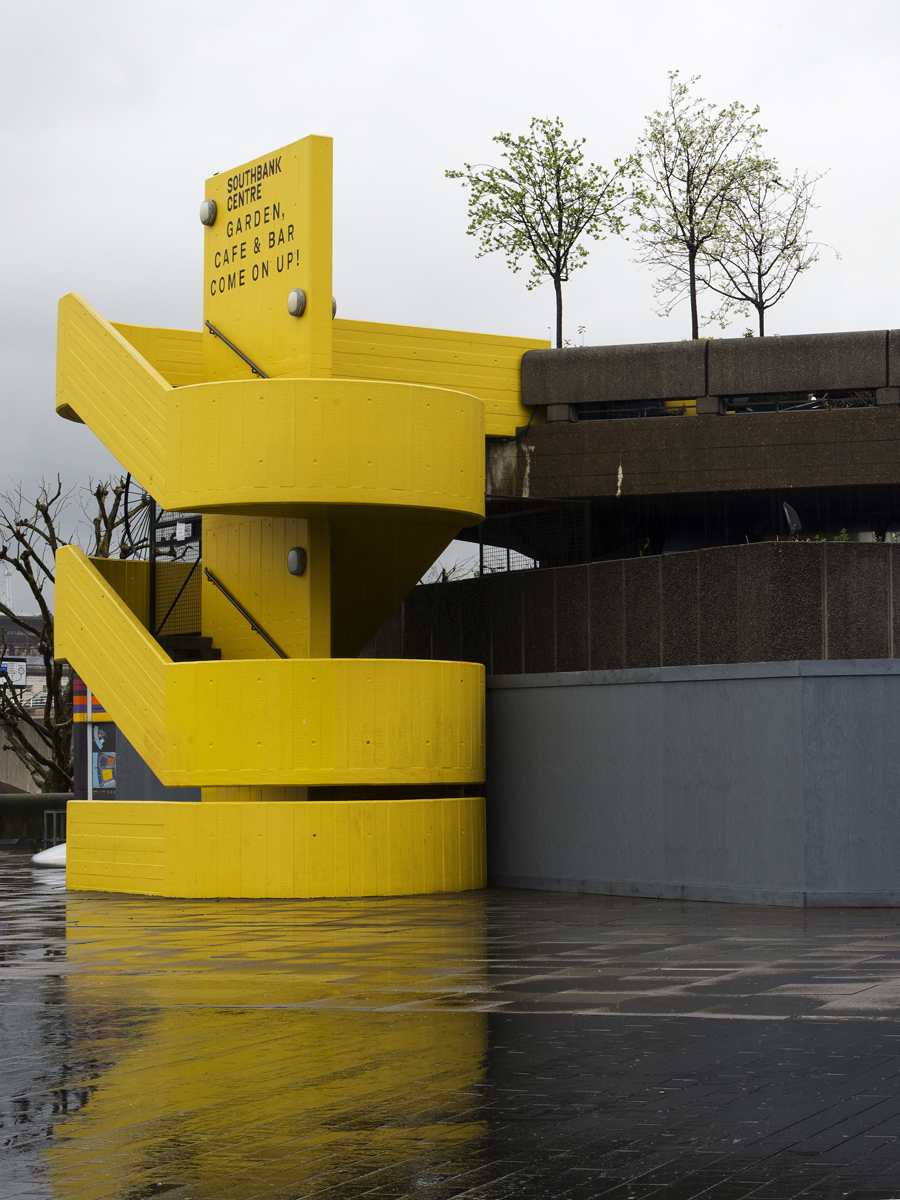 20160415_Lambeth_South-Bank-Centre-RFH-in-the-Rain0A04