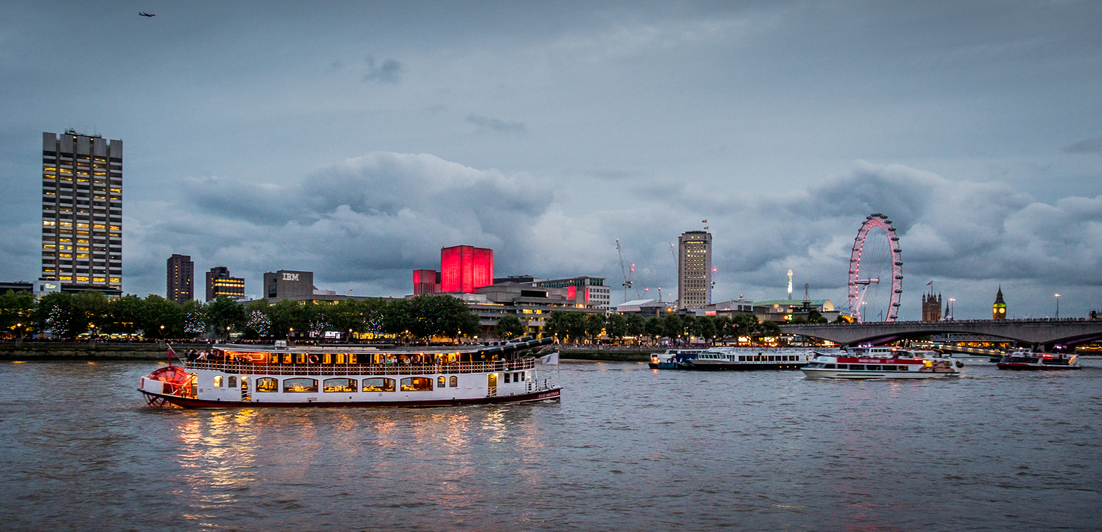 20160904_Southwark_South-Bank_Cruising