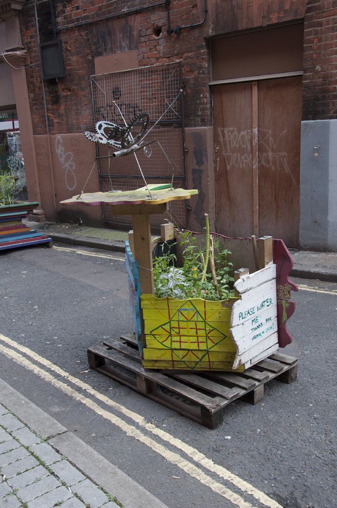 20160917_Lambeth_Beehive-place_Plese-look-after-me