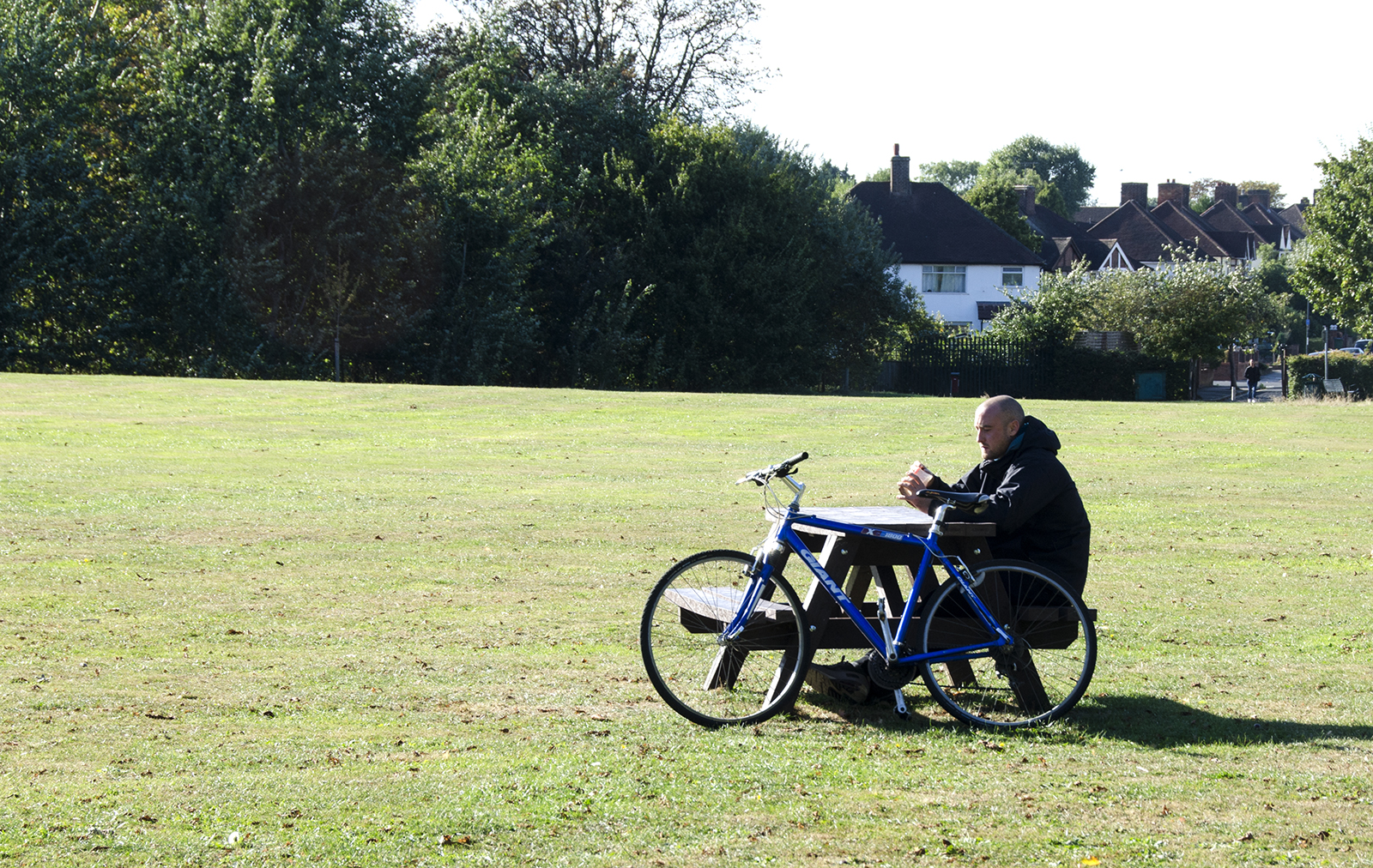 2016-10-05-Greenwich_Fair-Hill-Recreation-Ground_Autumn_People-Enjoying-late-summer-sun