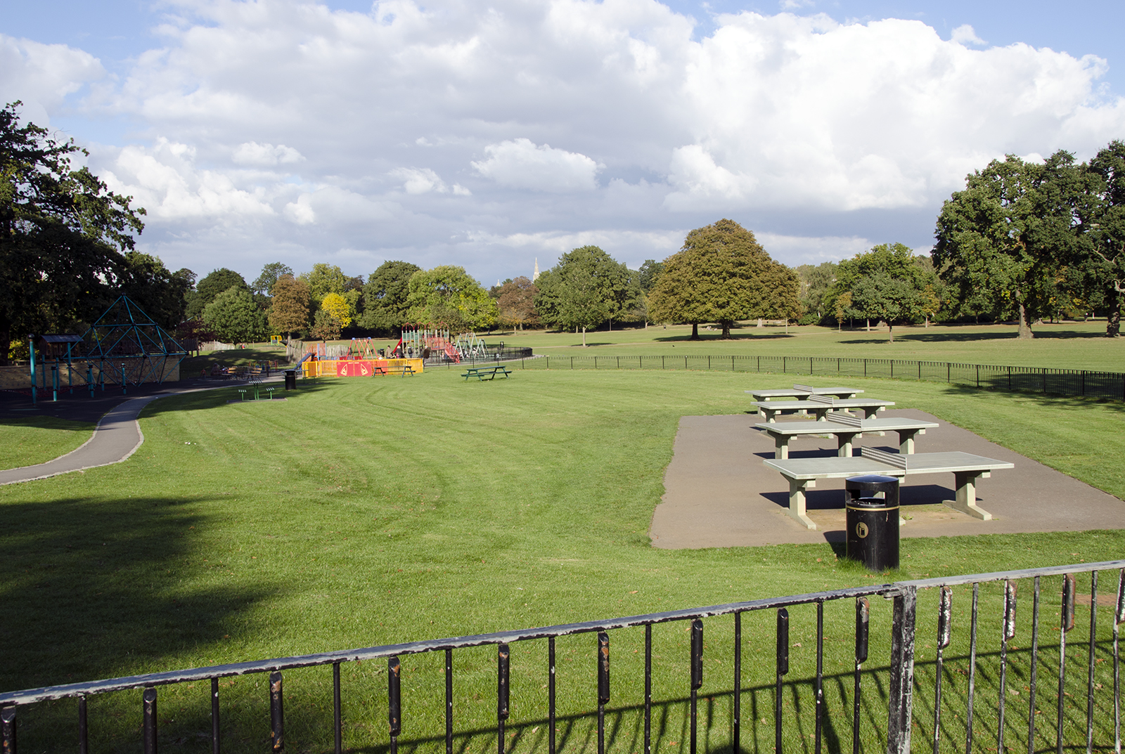 2016-10-11-Southwark_Dulwich-Park_Autumn_Landscape3-Playtime