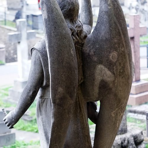 2016-10-15-Kensington-and-Chelsea_Brompton-Cemetery_Statue_Autumn-Angel