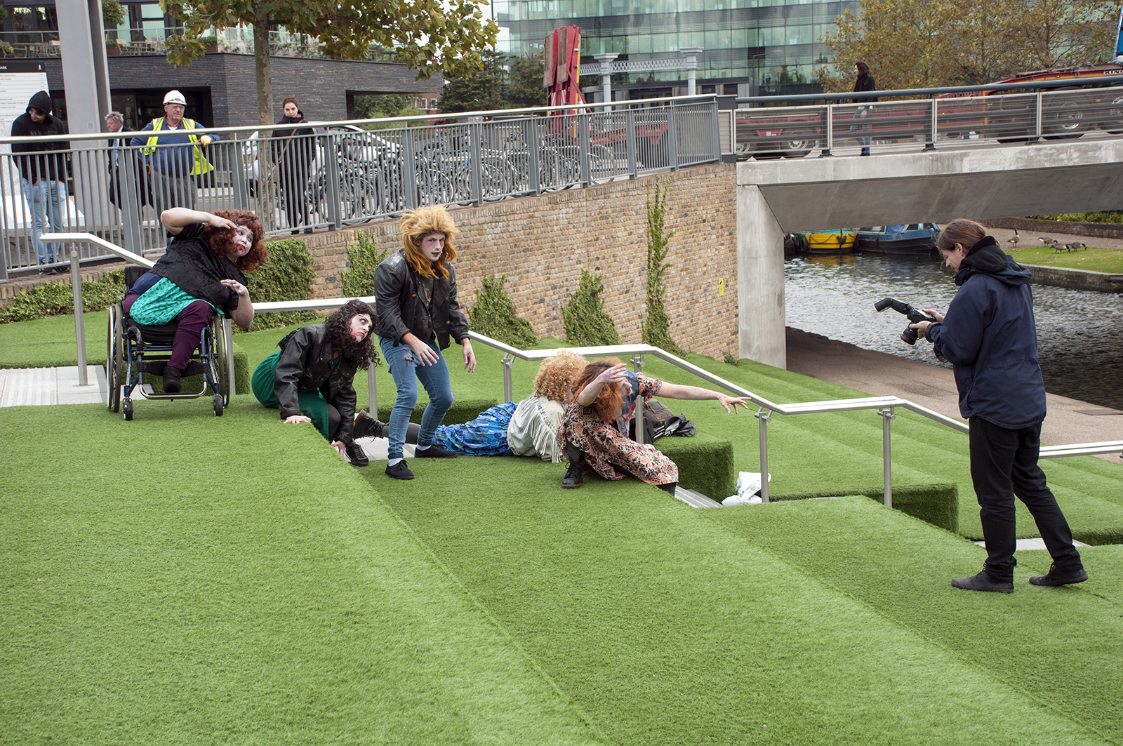 2016-10-18-Camden_Regents-Canal_People_Autumn-Halloween