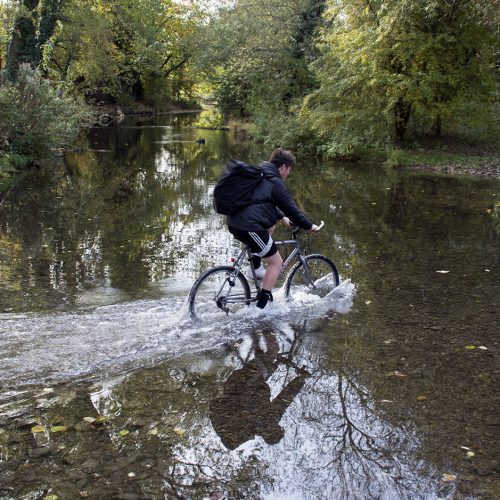 2016-10-29-Bexley_Cray-River_Autumn_People-Crossing-the-Rubicon