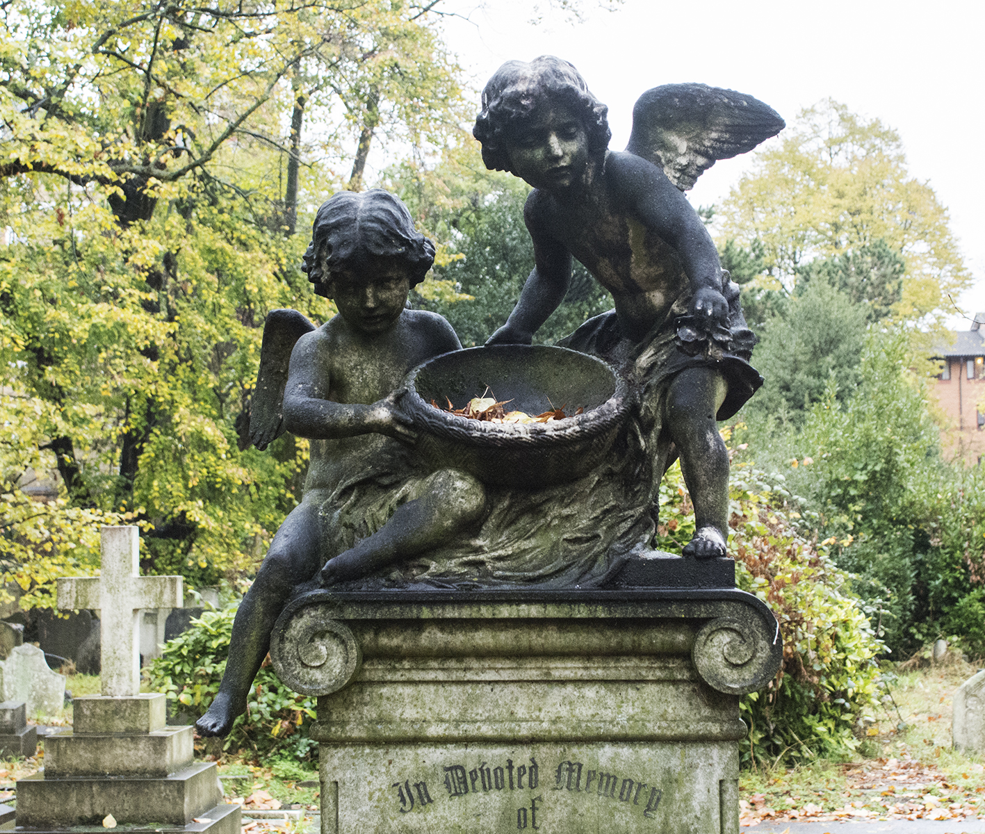 2016-11-12-Chelsea_Autumn_Architecture-A-Bowl-of-Leaves