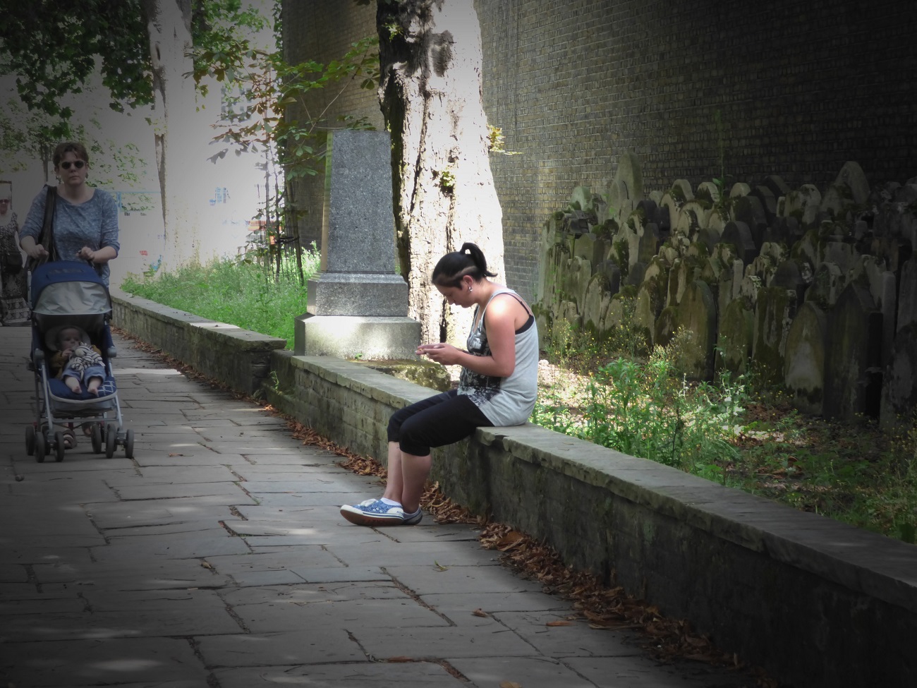 20160707_Hackney_St-John-At-Hackney-Churchyard_Churchwell-Path