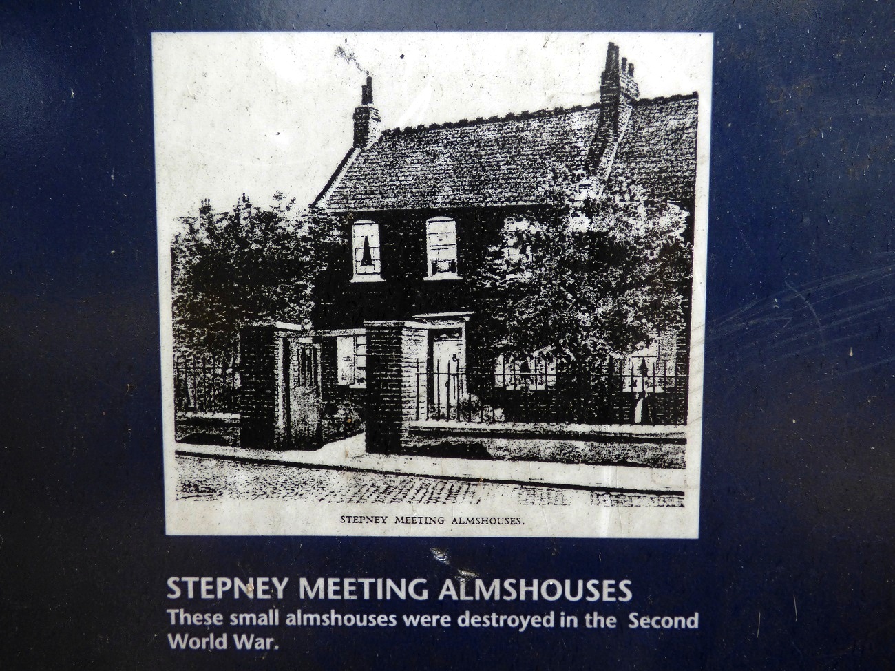 20160817_Tower-Hamlets_Stepney-Meeting-Burial-Ground_The-Old-Almshouses