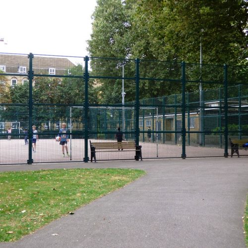 20160818_Tower-Hamlets_Wapping-Gardens_Football-Pitches-at-Wapping-Gardens